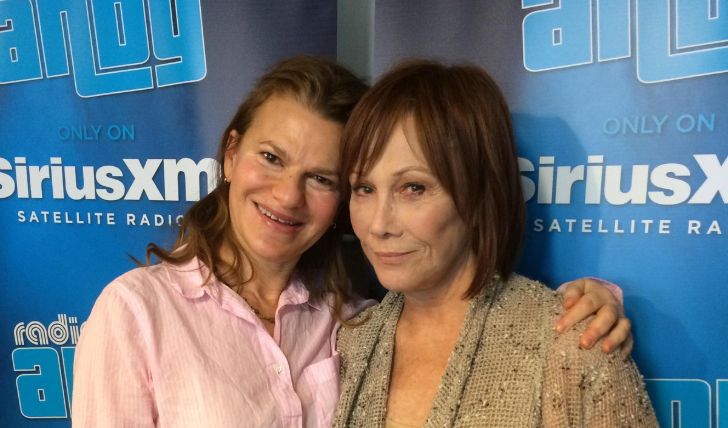 Sandra Bernhard and Sara Switzer are in a Relationship, All the Details Here